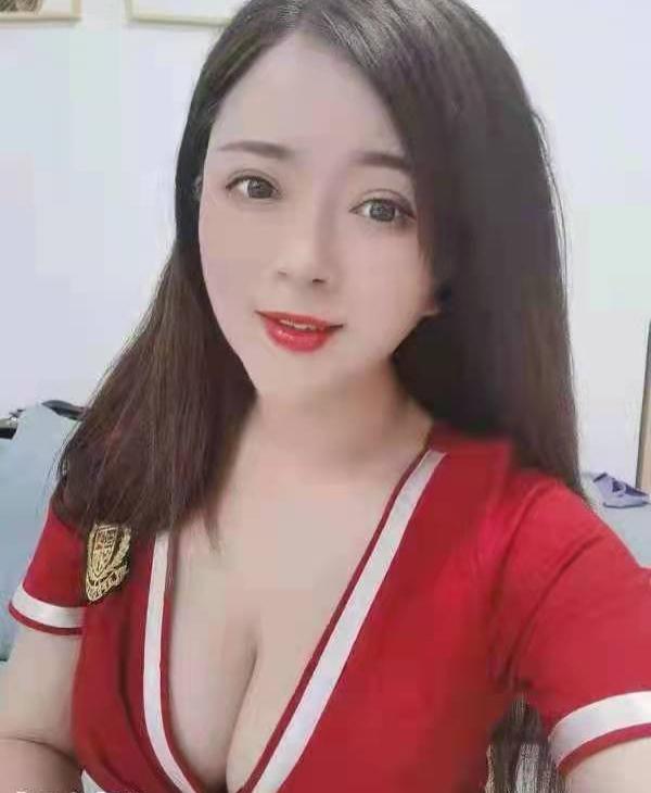 丰满大胸妹薇薇