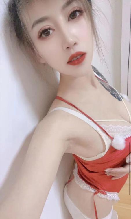 小巧玲珑型妹子